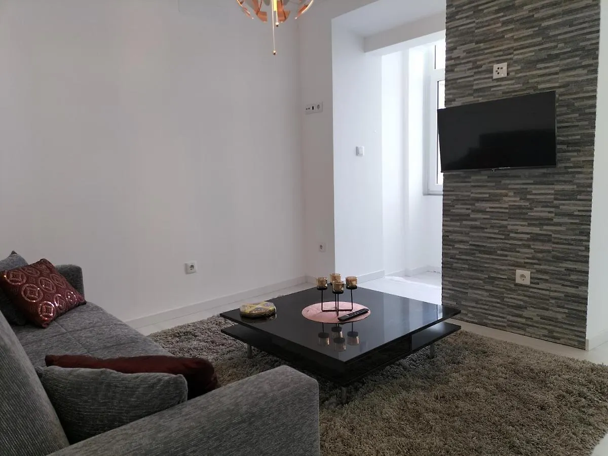 Great New Flat Close To Alameda 0*, Lisbon